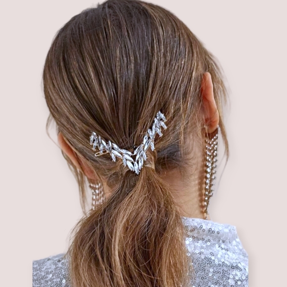 Rhinestone V Shape Wedding Hair Pin Clip- New - Picture 4 of 9